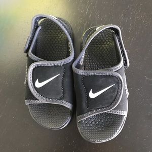 Black Nike Toddler Sandals